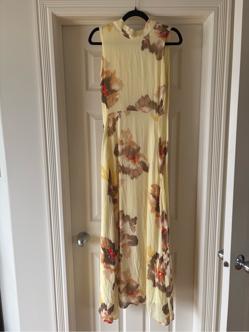 Sleeveless Midi Dress in Pale Yellow Floral